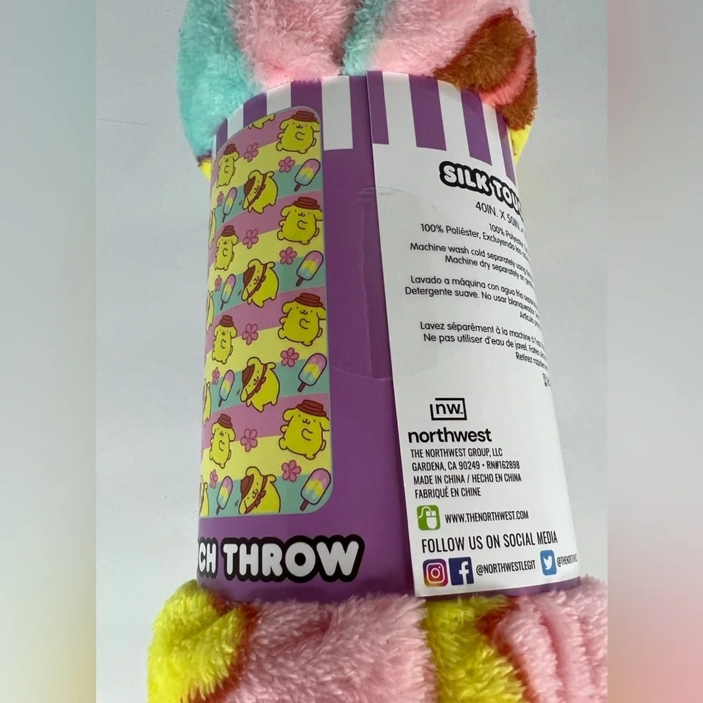 NEW Hello Kitty Pompompurin Blanket Sanrio Silk Touch Throw 40” x 50” - Picture 10 of 10